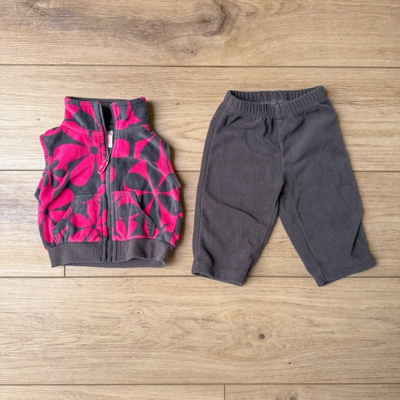 BABY GIRLS SPORTY AND COMFY FALL CLOTHING BUNDLE SIZE 3-6 MONTHS - Picture 4 of 7